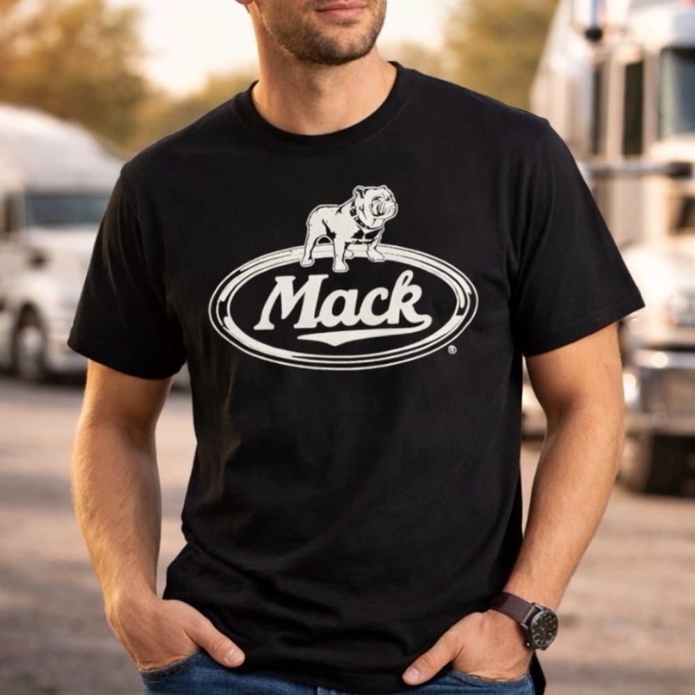 Mack Trucks Bulldog Logo Black T-Shirt Size Large  Licensed New